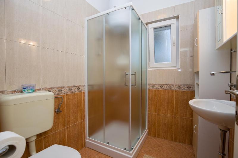 One-Bedroom Apartment image 3