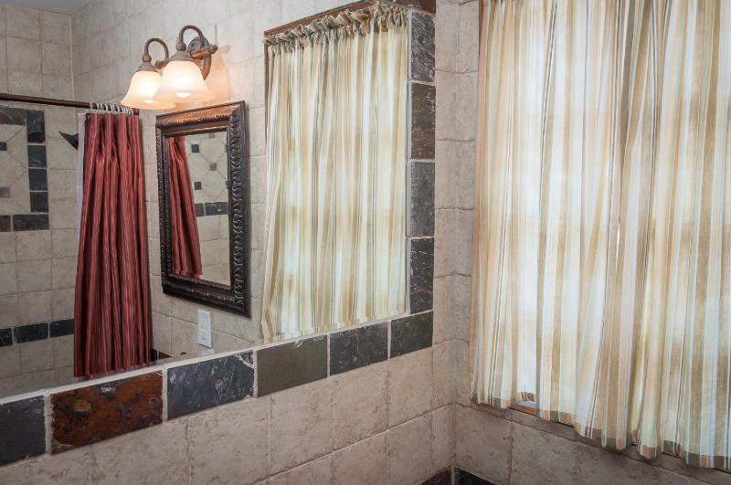 King Room with Lake View image 3