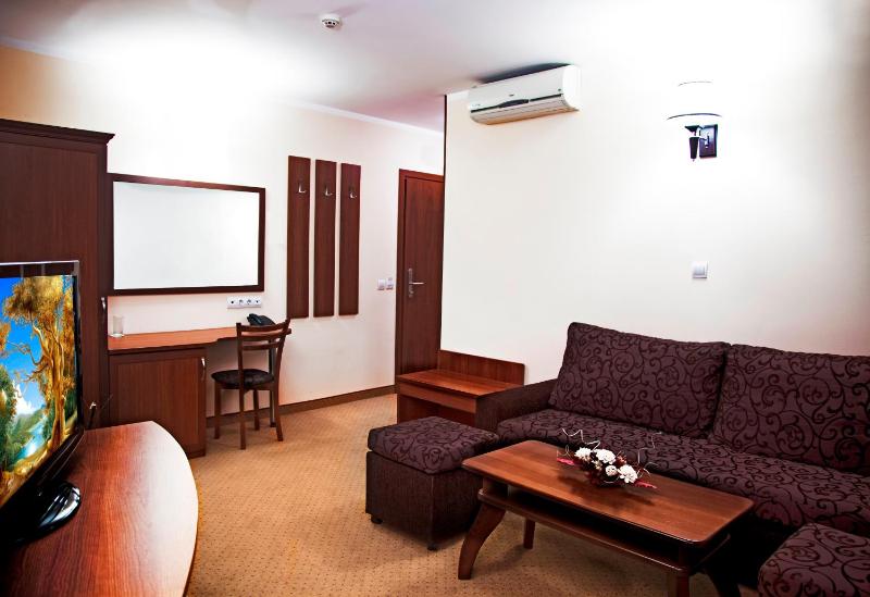 Favorit Hotel - image 7