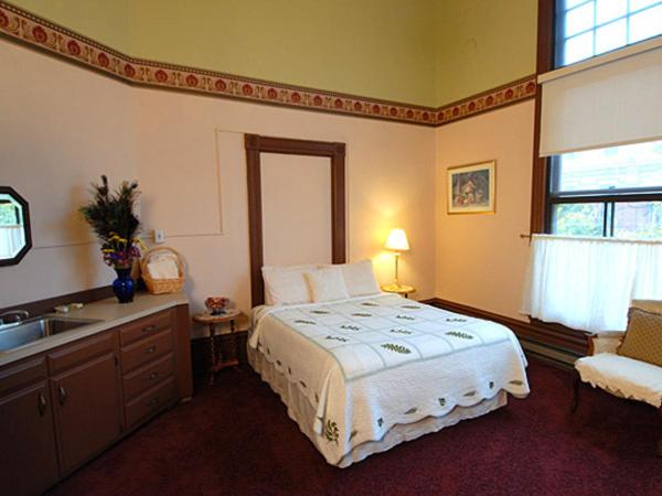 Deluxe Double Room image 2