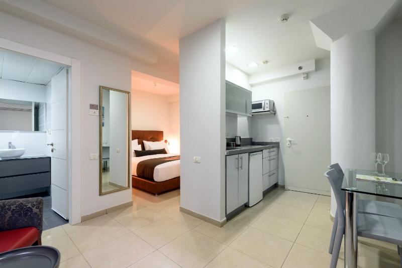 Sea Land Suites - by Echo Hotels - image 6