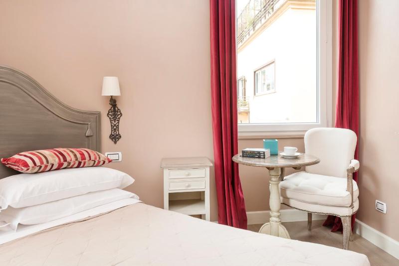 Standard Double Room image 4