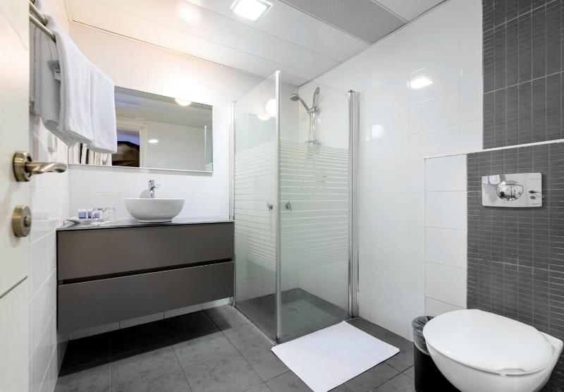 Sea Land Suites - by Echo Hotels - image 10