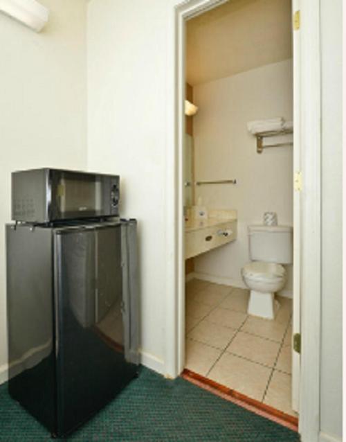 Double Room with Two Double Beds image 2