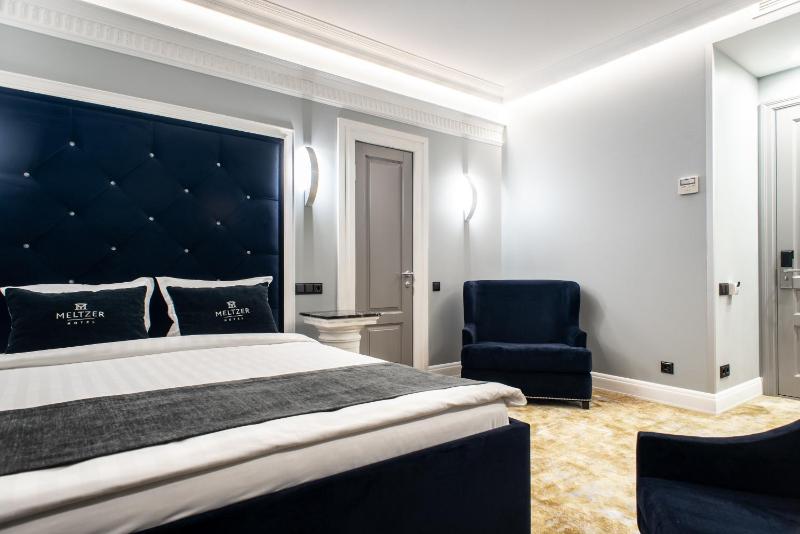 Suite with Sauna image 3