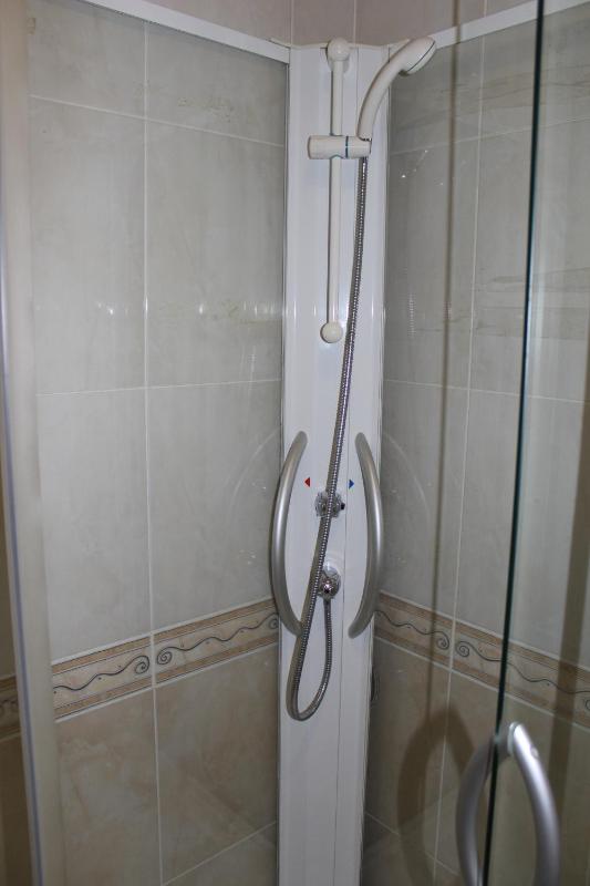 Standard Double Room image 3