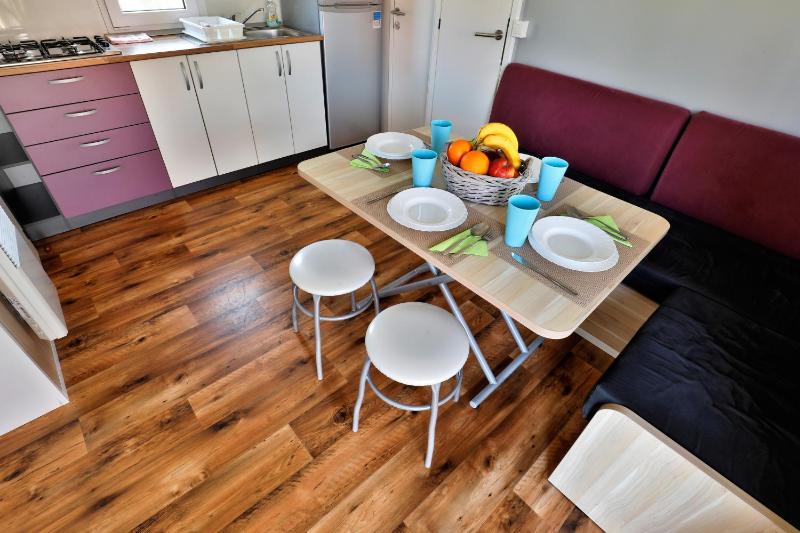 Mobile Home image 3
