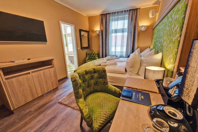Deluxe Double Room image 1
