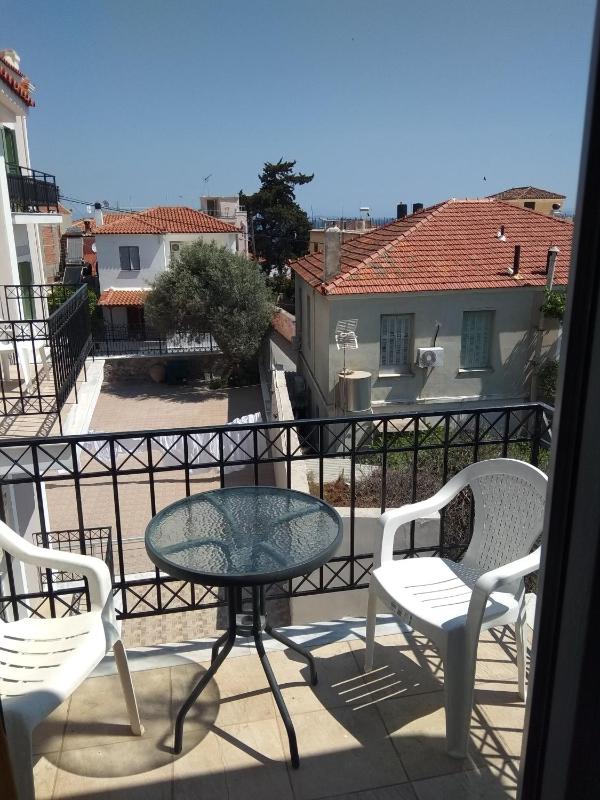 Triple Room with View image 3