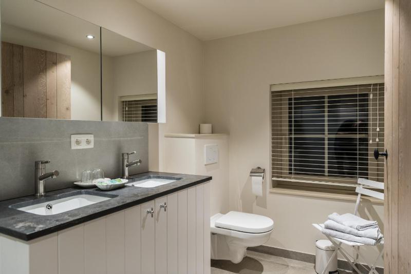 Basic Triple Room image 3