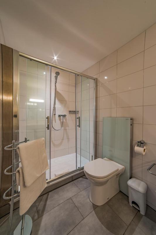 Deluxe Double Room image 4