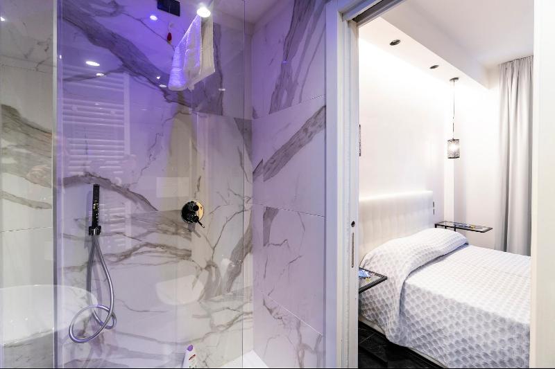 Superior Double Room image 4