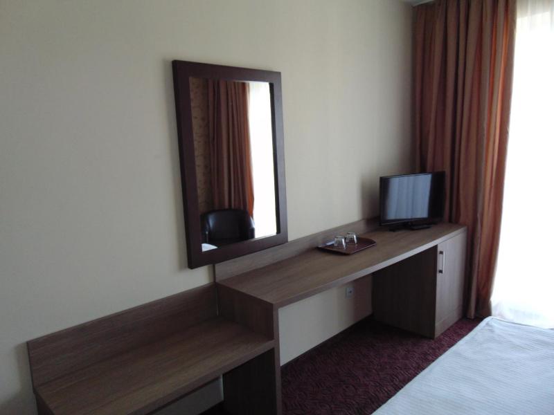 Hotel Holiday - image 4