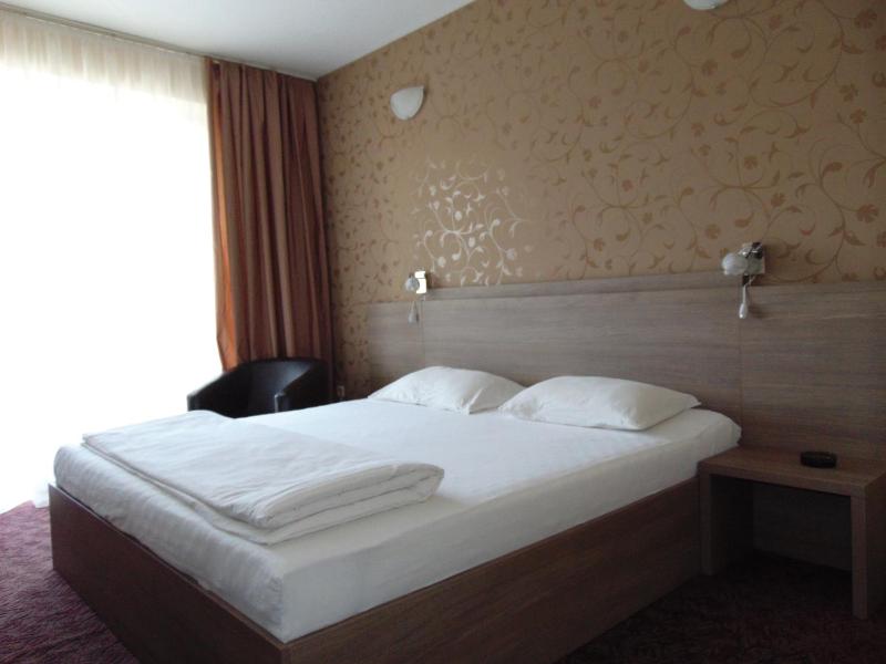 Hotel Holiday - image 48