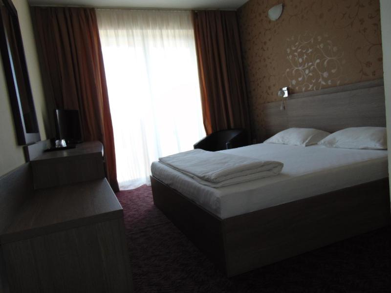 Hotel Holiday - image 36