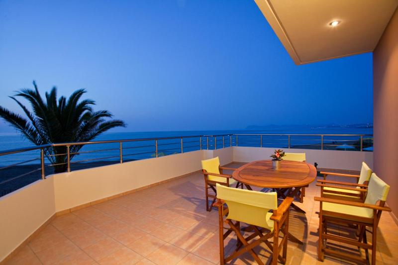 One-Bedroom Premium Apartment image 4