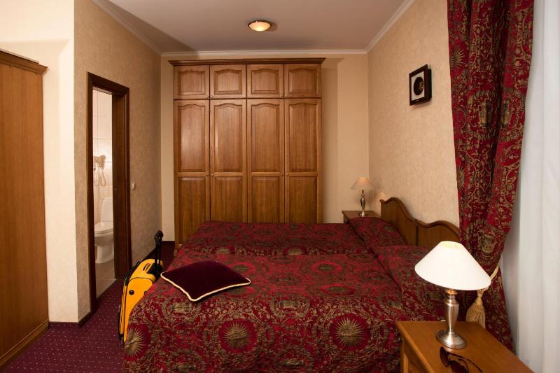 Triple Room image 2