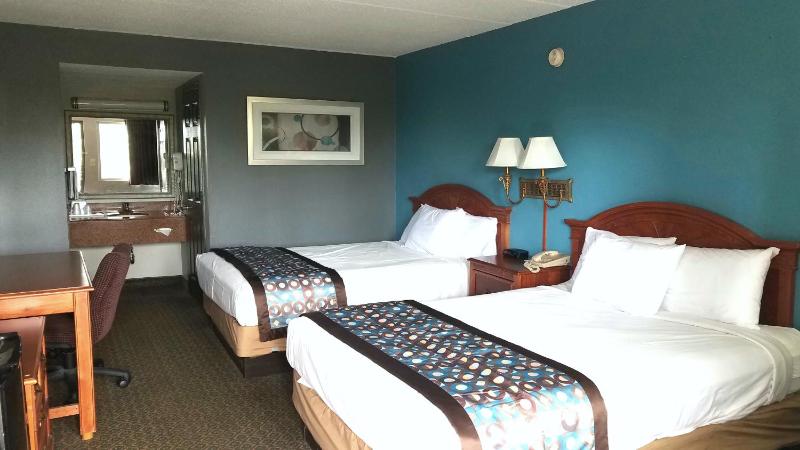 Americas Best Value Inn St. Louis Downtown - image 3