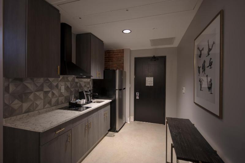 Superior Suite image 3