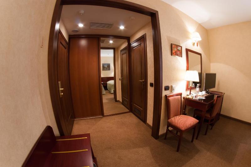 Standard Twin Room image 2