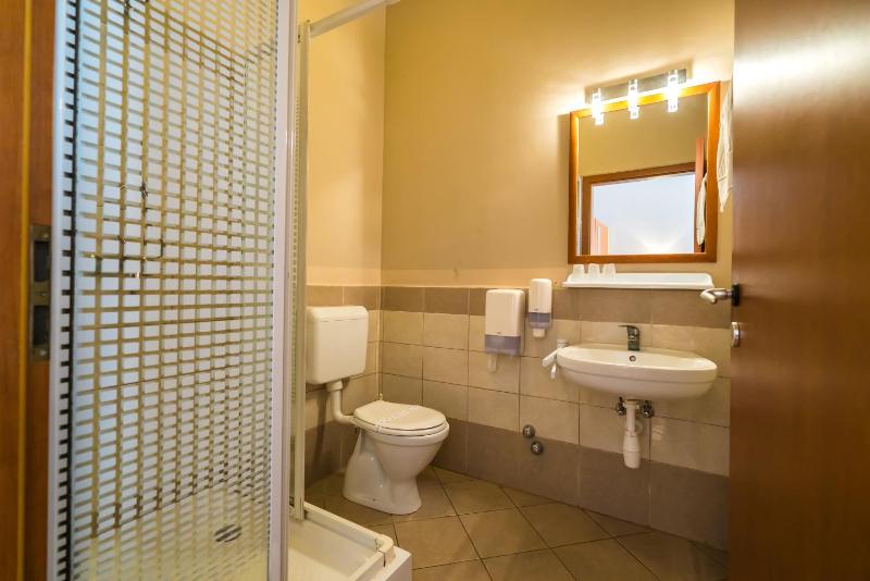 One-Bedroom Apartment image 2
