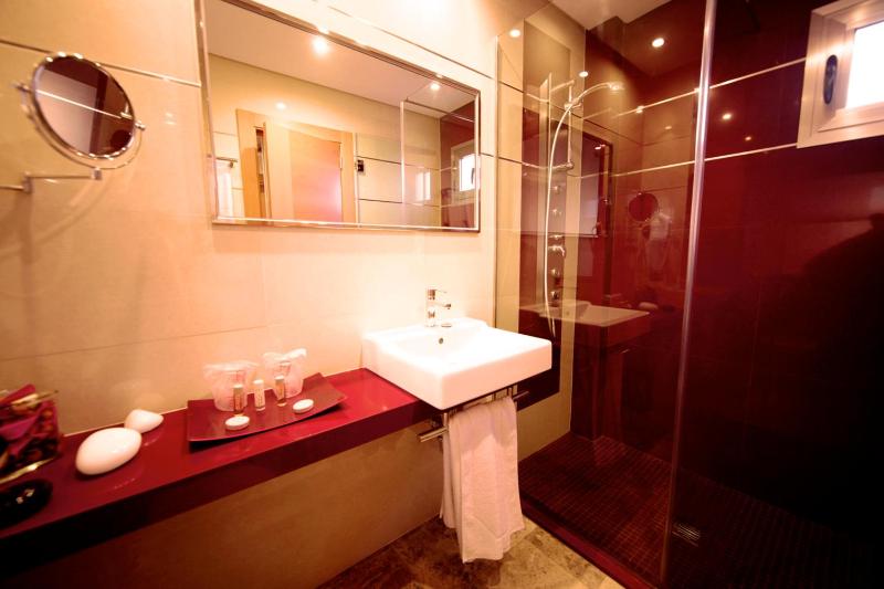Single Room image 4
