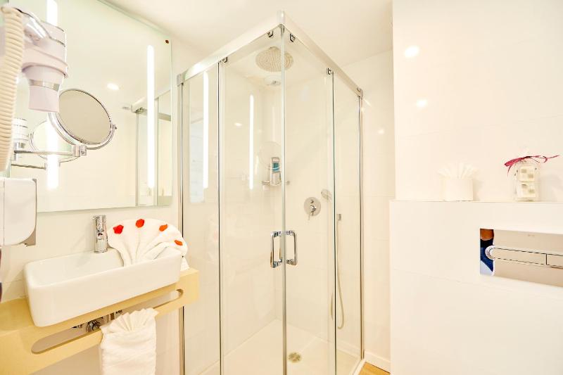 Superior Double or Twin Room image 1