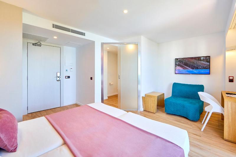 Superior Double or Twin Room image 3