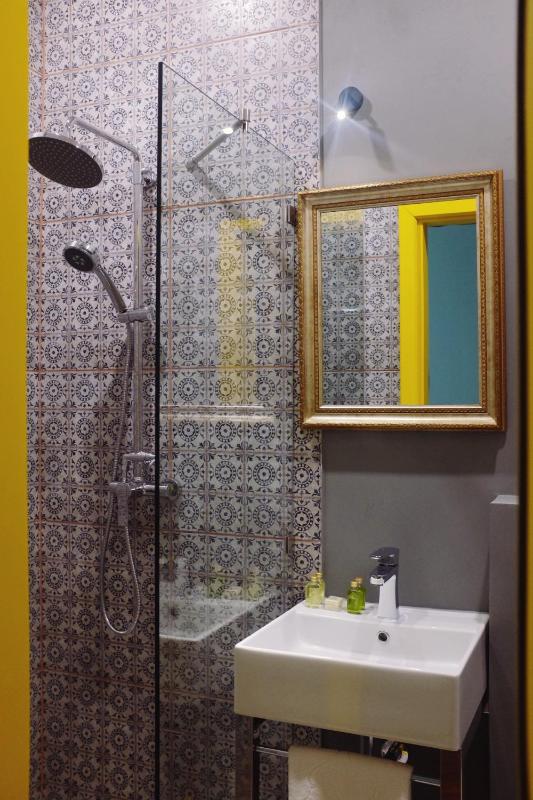 Twin Room image 3