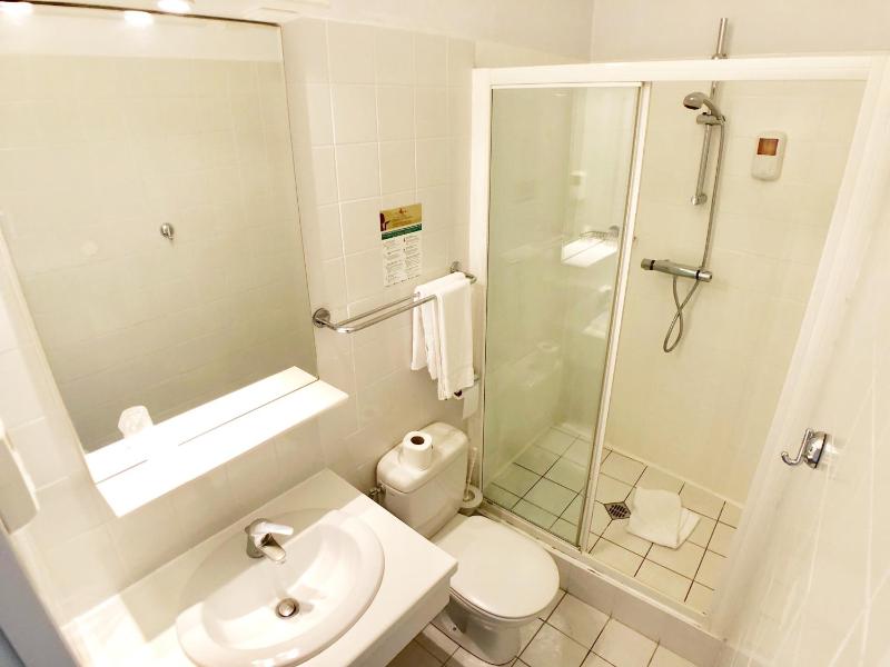 Double Room image 2