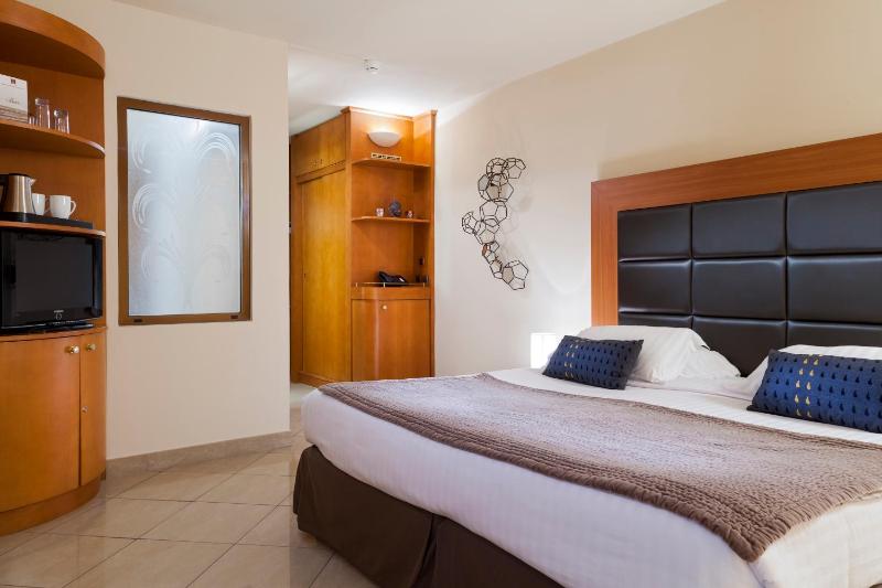 Penthouse Suite with Terrace image 4