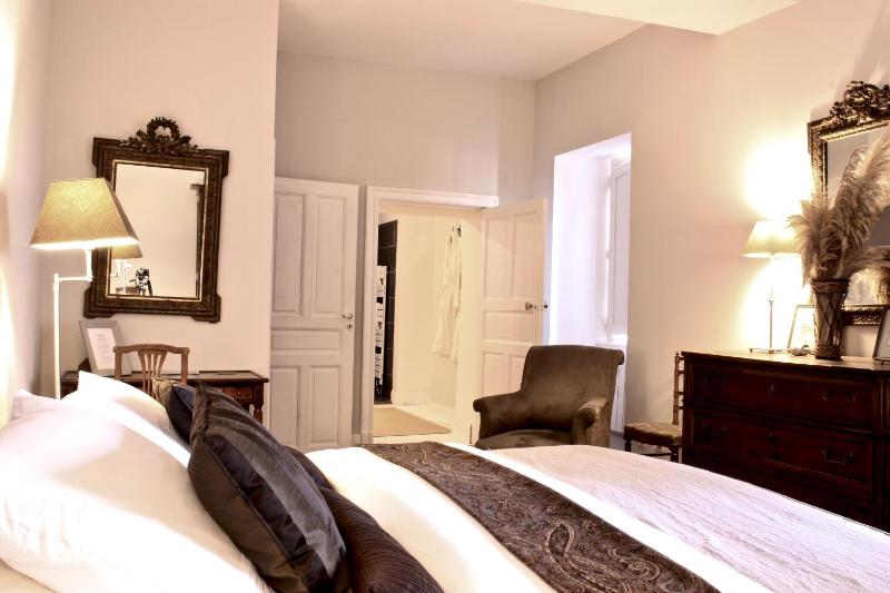 Superior King Room image 2