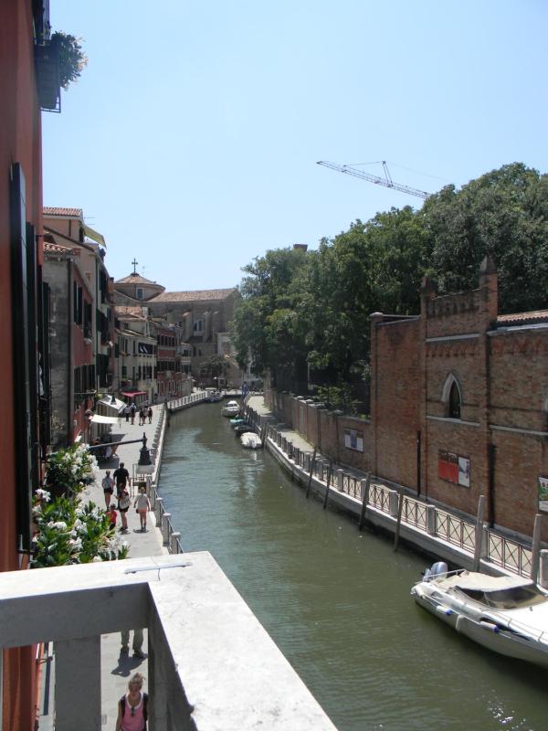 Deluxe room with Canal View image 2