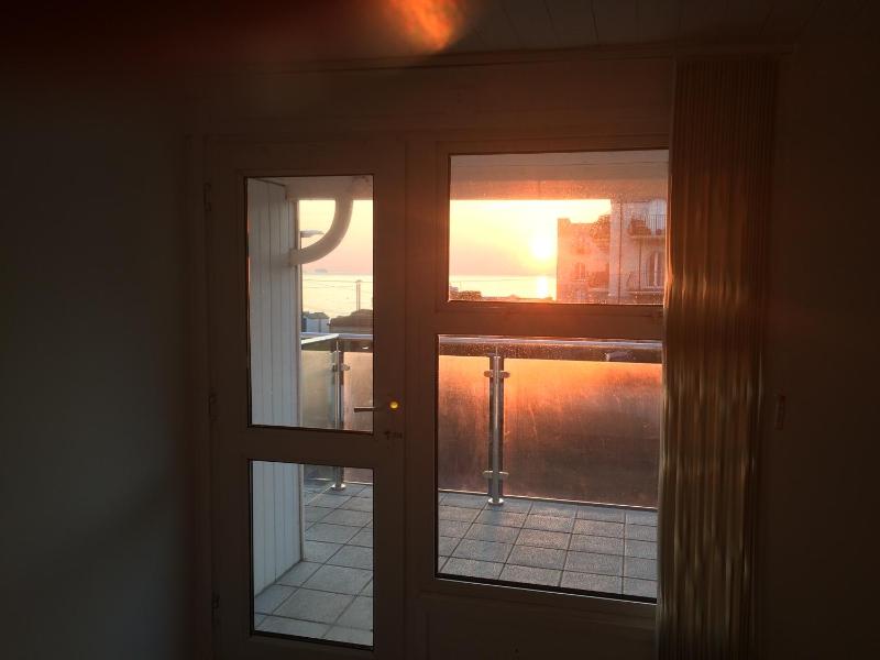 Deluxe Suite with Sea View image 3