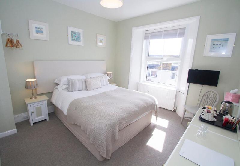 Double Room image 4