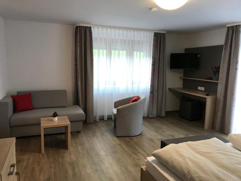 Twin Room with Balcony image 1