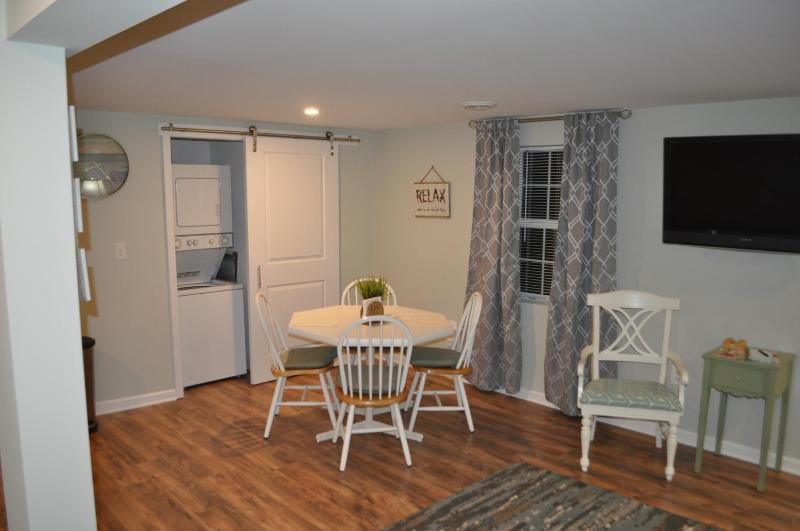 One-Bedroom Apartment image 4