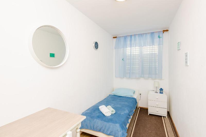 Single Room with Terrace and Sea View image 3