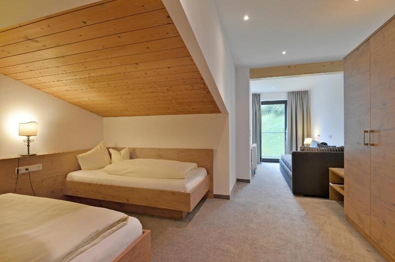Apartment with Mountain View image 3