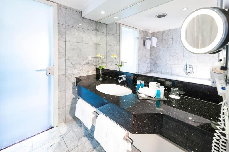 Junior Suite image 2