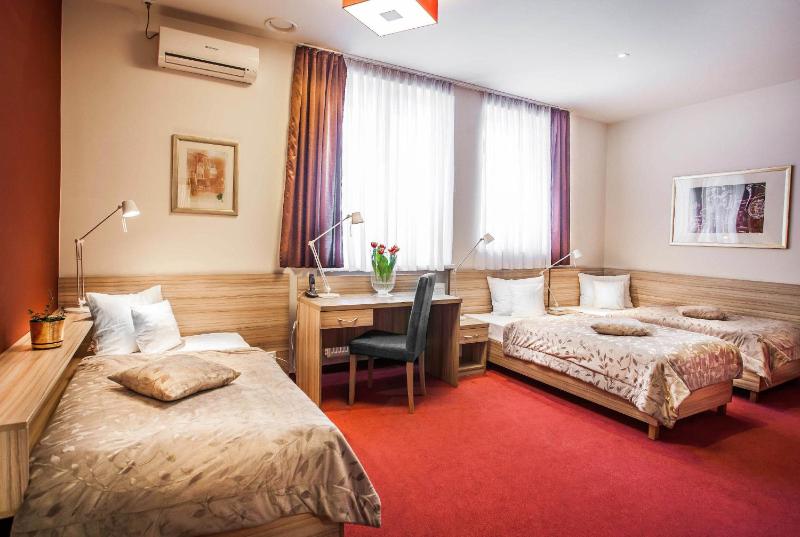 Triple Room image 3
