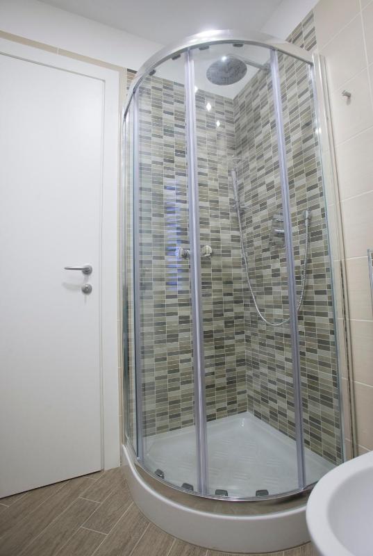 Deluxe Double or Twin Room image 3