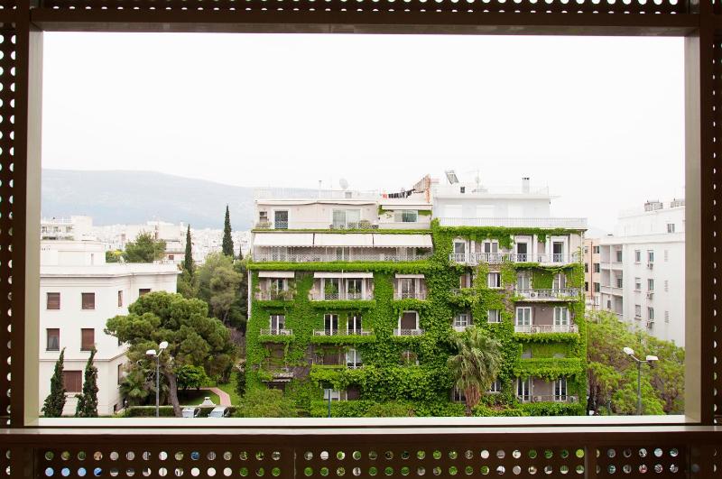 Athinais Hotel - image 2