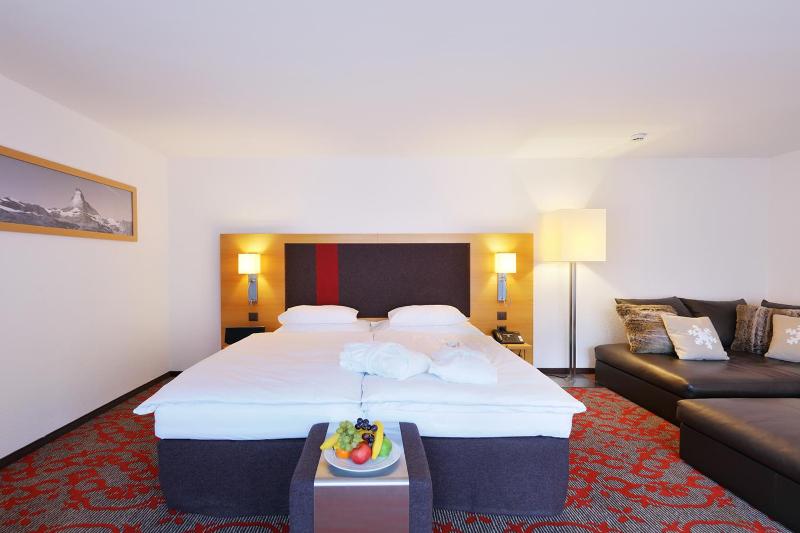 Deluxe Double Room image 3