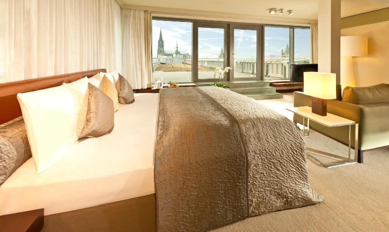 Presidential Suite image 3