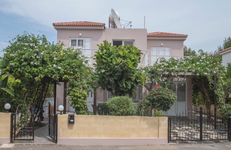 Nissi Maria Villa - image 1