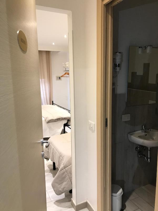 Double Room with Private Bathroom image 1