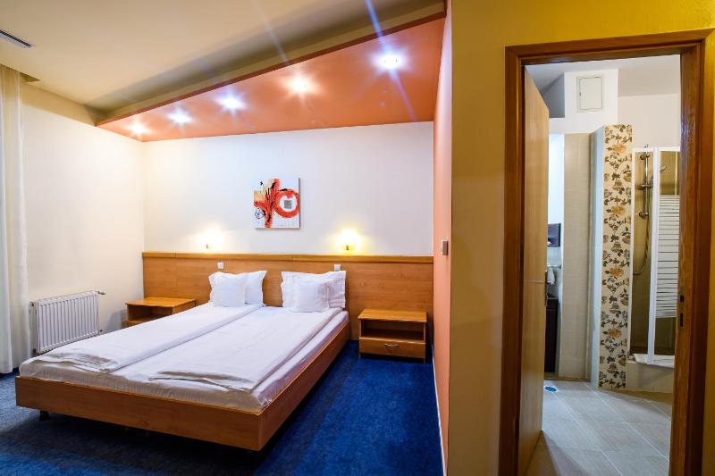 King Room image 4