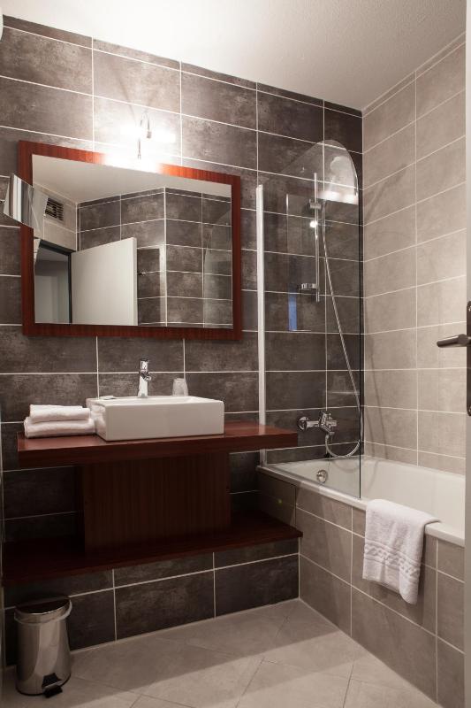 Standard Double  Room image 4
