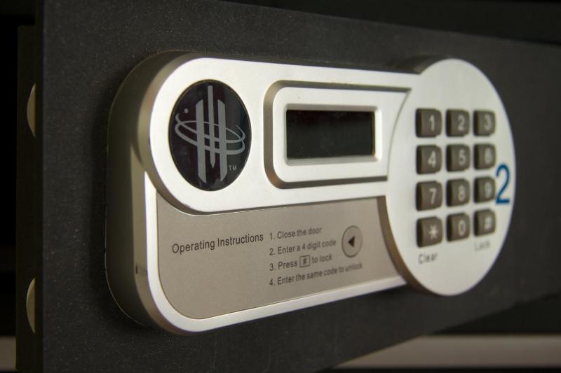 Twin Room with Shared Bathroom image 2